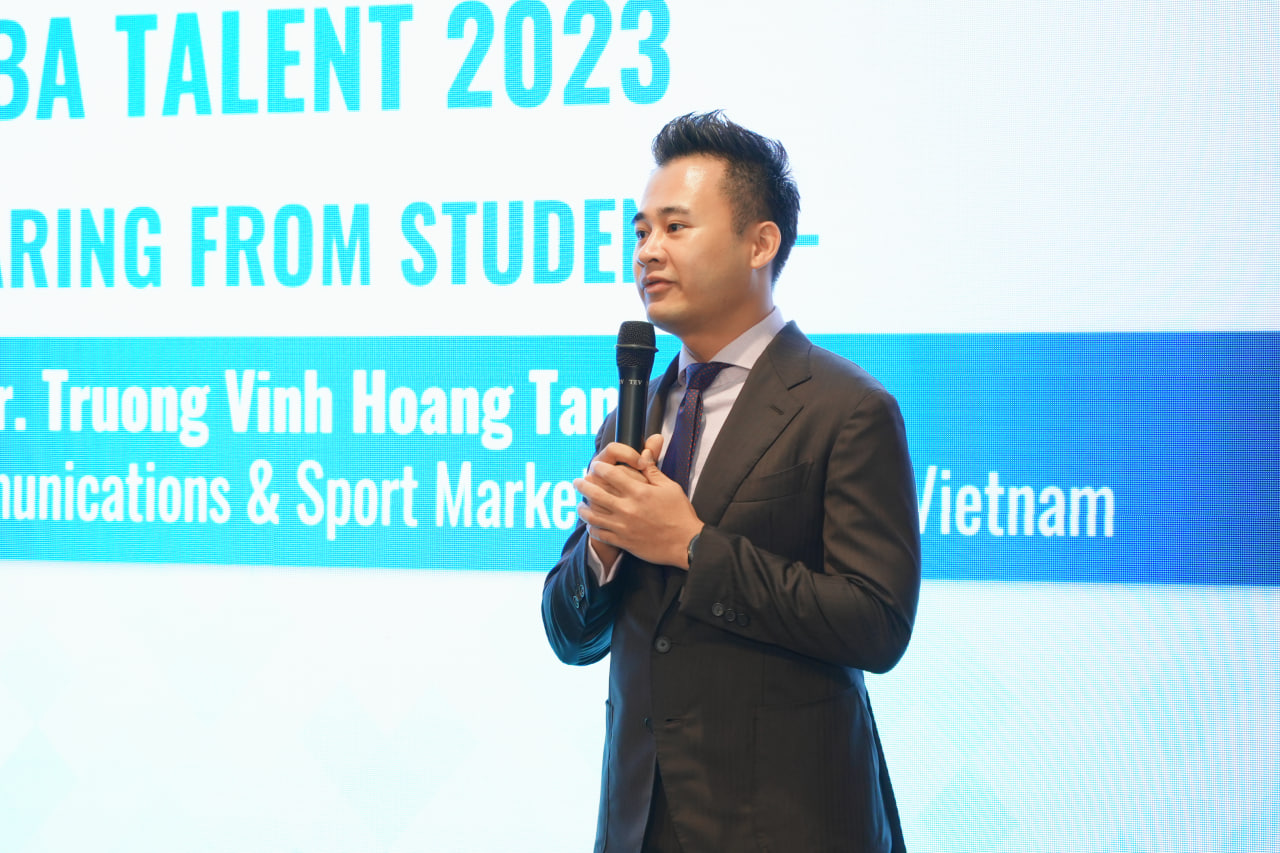 Anh Trương Vĩnh Hoàng Tân đại diện cho học viên MBA Talent 2023 chia sẻ cảm nghĩ khi nhận được học bổng danh giá.
